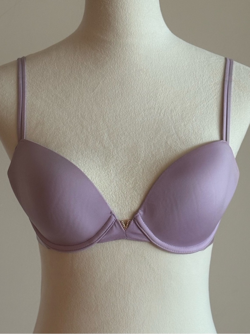 Victoria's Secret Rhinestone V-Hardware Plunge Demi Bra 32D Light Lavender